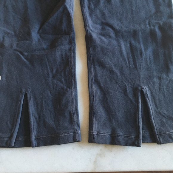 Lululemon Gather & Crow crop, soot / grey & white stripe waistband, yoga crops 8 - Picture 9 of 10